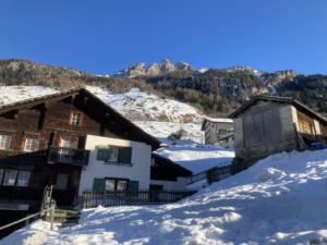 Winterimpression Dorf Vals im 2022
